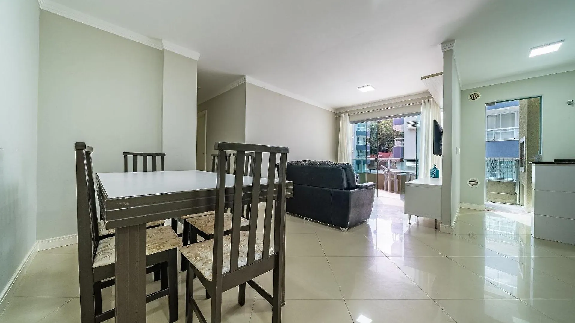 249 - Apartamento Proximo Do Mar Economico Na Cidade De Bombinhas 0*,  Brazil
