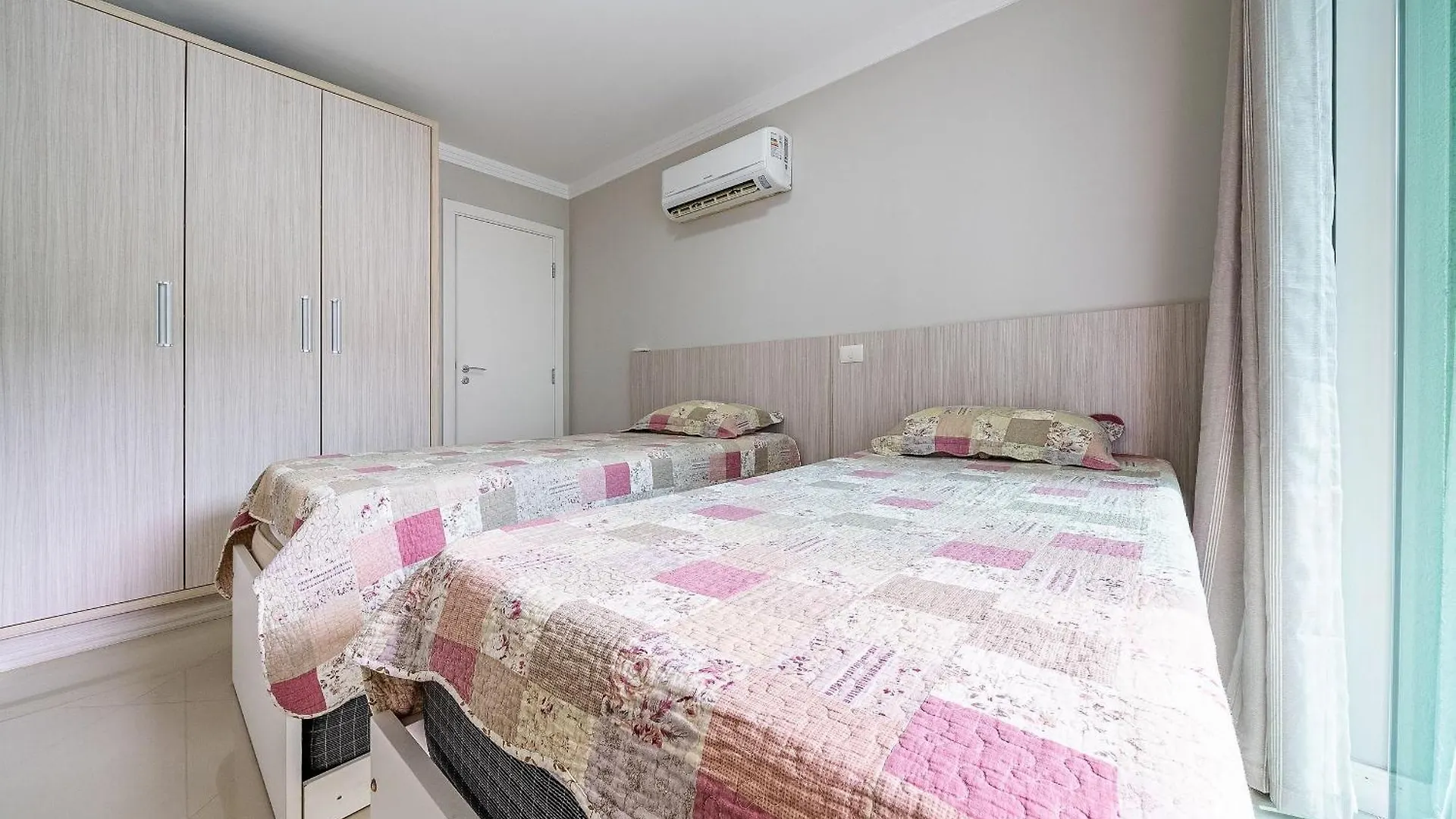 249 - Apartamento Proximo Do Mar Economico Na Cidade De Bombinhas